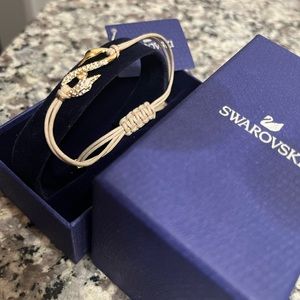 Swarovski S Hook Crystal Swan Bracelet New in Box